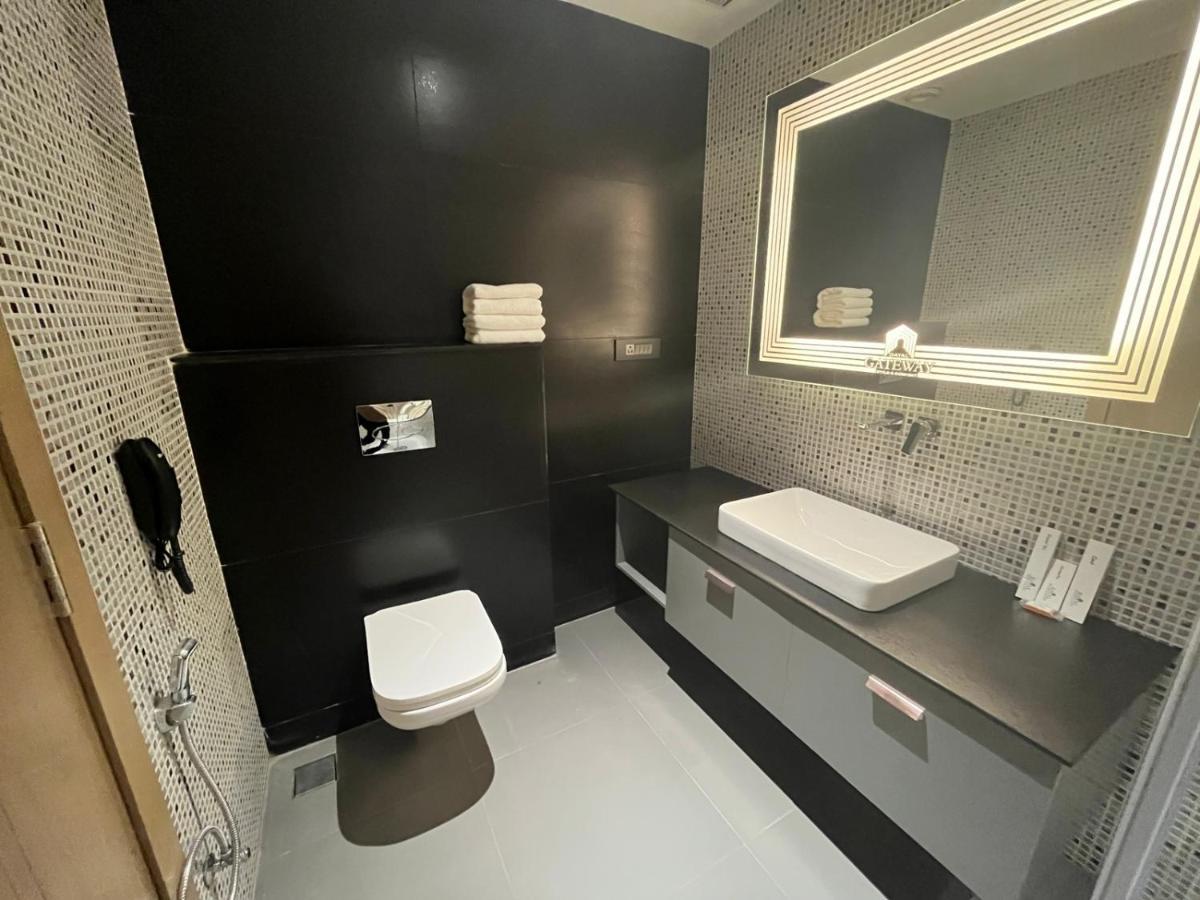 Dayal Gateway Hotel Lucknow Ngoại thất bức ảnh