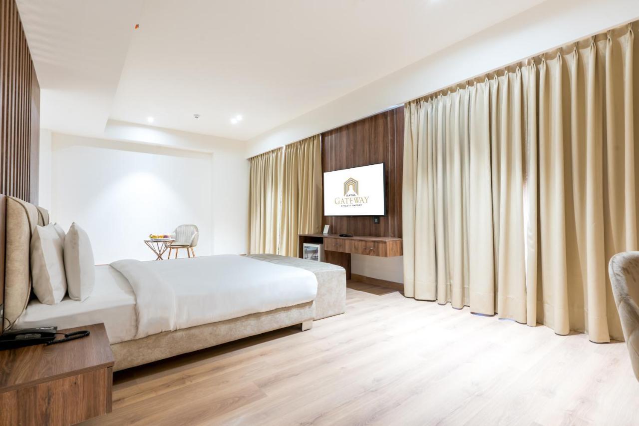 Dayal Gateway Hotel Lucknow Ngoại thất bức ảnh