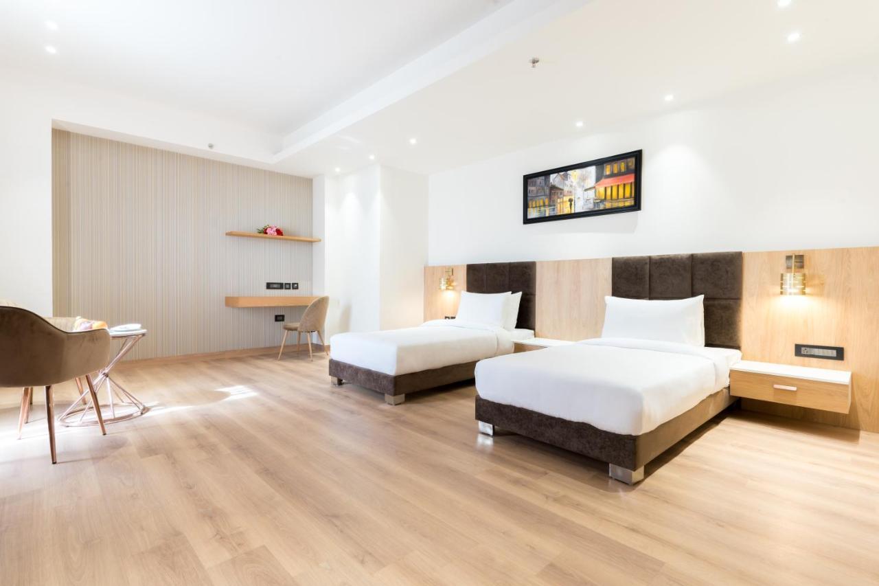 Dayal Gateway Hotel Lucknow Ngoại thất bức ảnh