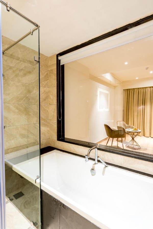 Dayal Gateway Hotel Lucknow Ngoại thất bức ảnh
