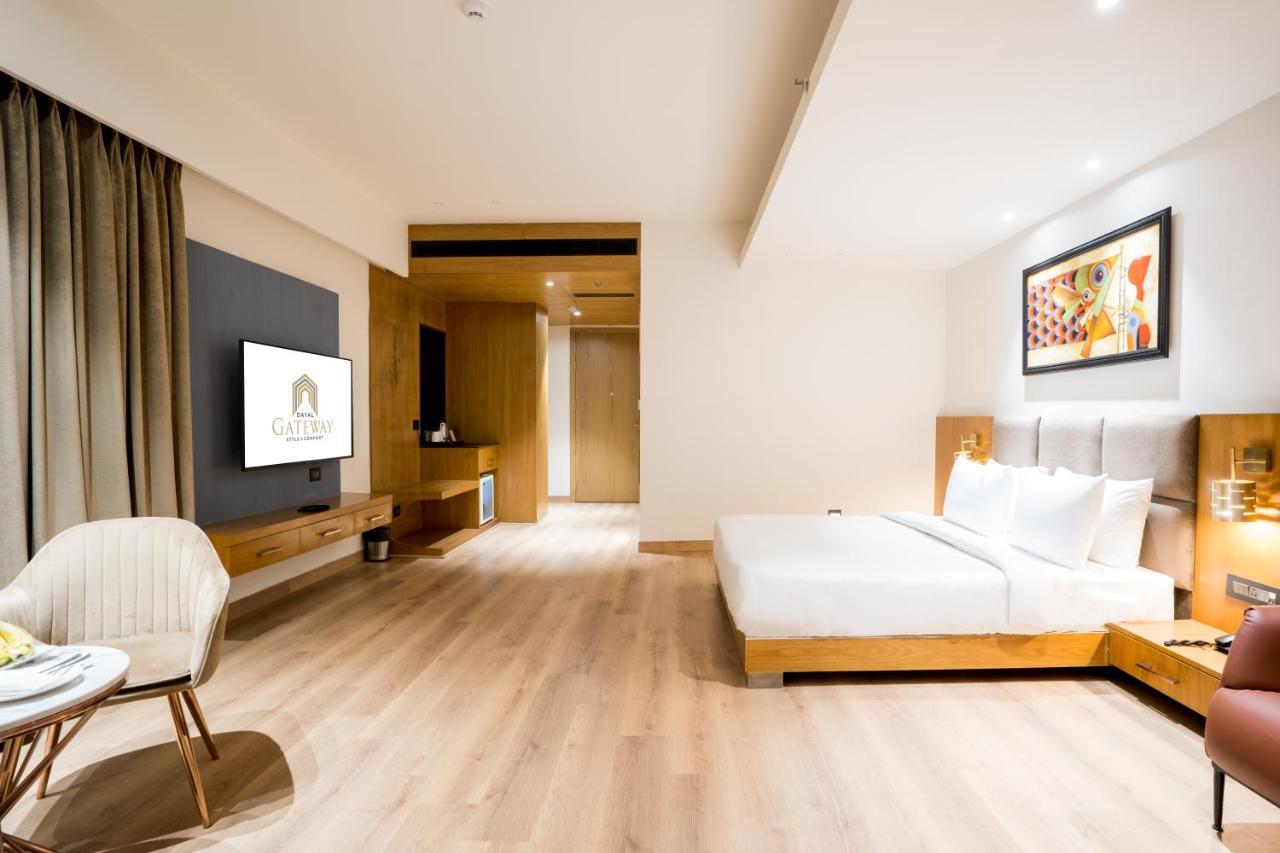 Dayal Gateway Hotel Lucknow Ngoại thất bức ảnh