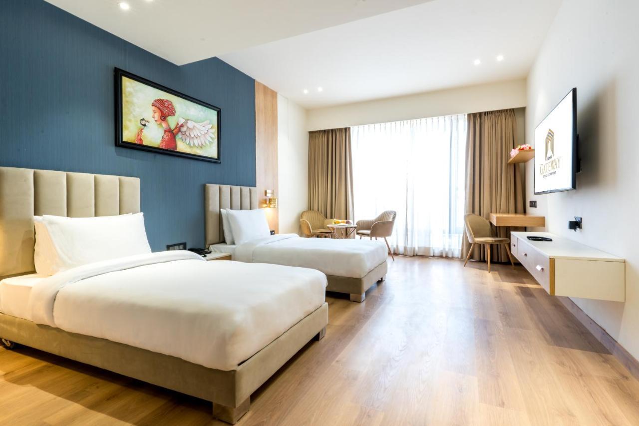 Dayal Gateway Hotel Lucknow Ngoại thất bức ảnh