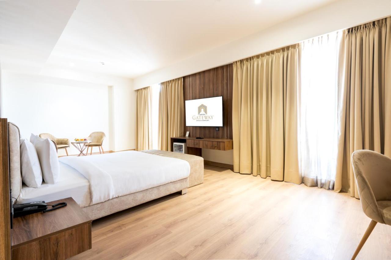 Dayal Gateway Hotel Lucknow Ngoại thất bức ảnh