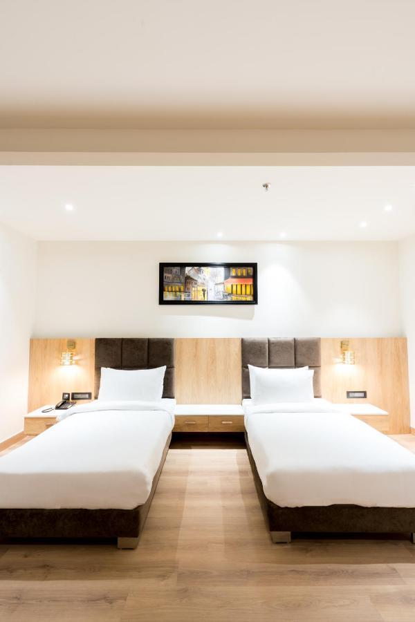 Dayal Gateway Hotel Lucknow Ngoại thất bức ảnh